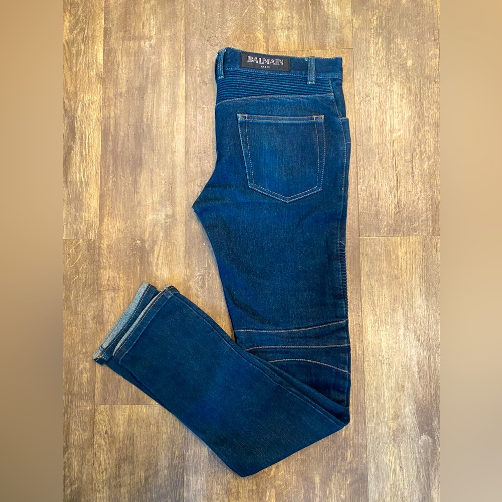 Balmain dark wash jeans size 30 in mens. Great condition. Lightly worn.